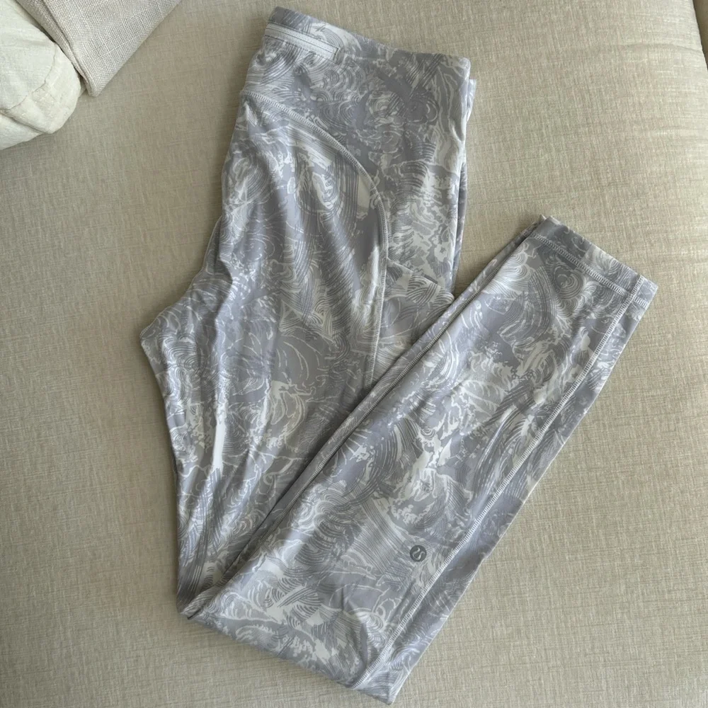 Lululemon printed leggings - Picture 1 of 6